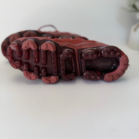Nike VaporMax Plus Sneakers - Burgundy/Maroon Size 7.5 women’s - Picture 8 of 8